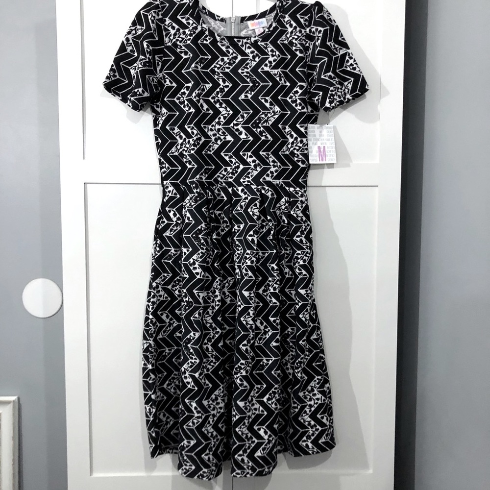 NWT LuLaRoe Amelia dress Size Medium